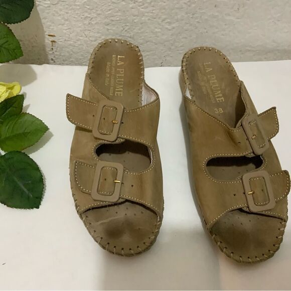 La Plume Tan  Leather Slide Wedge 2 Buckle Sandals Size 38 - Picture 1 of 11